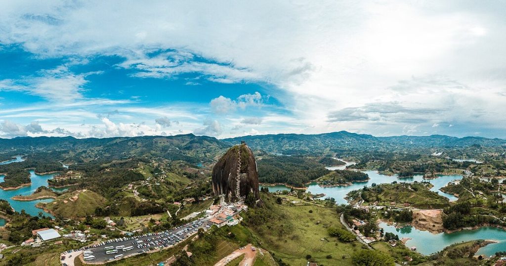 guatape piedra del peñol ruta pablo escobar antioquia